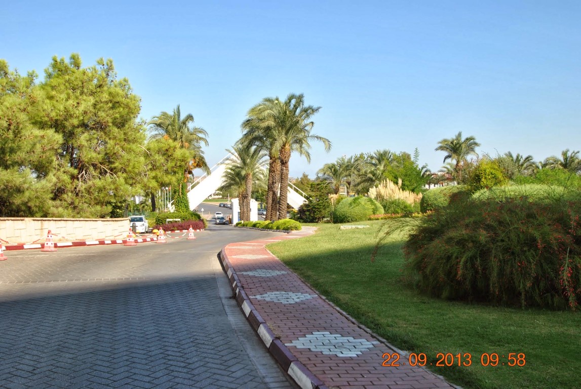 imagini hotel TITANIC LARA